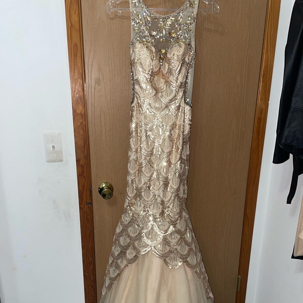 PROM DRESS - Picture 4 of 12
